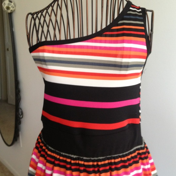 ❗❗SOLD❗❗Striped one shoulder dress - Picture 2 of 2