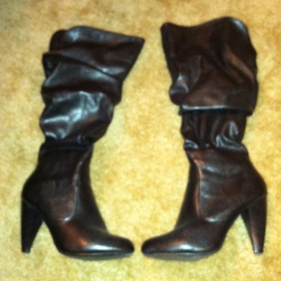 Size 5 black boots