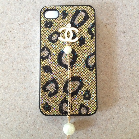 SOLD TO @91211_gna Leopard chain & pearls