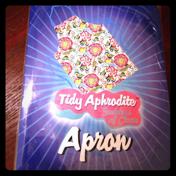Tidy Aphrodite Easy Wipe-Clean Apron