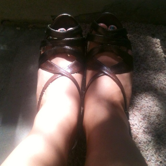 Heels - Picture 3 of 4