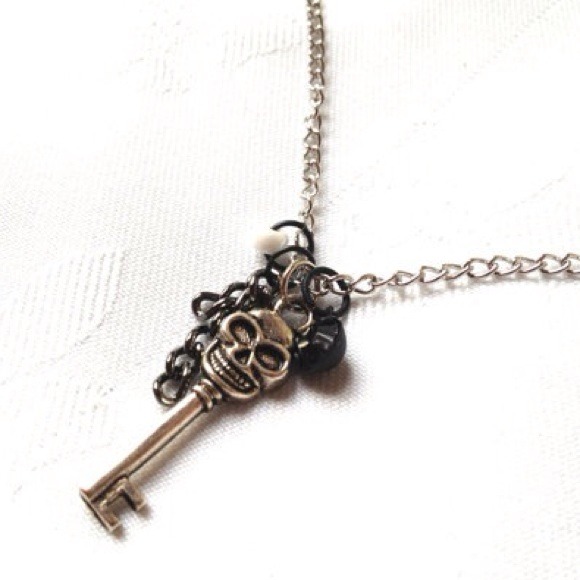 Metal Skull Key Black Charms Beads Necklace