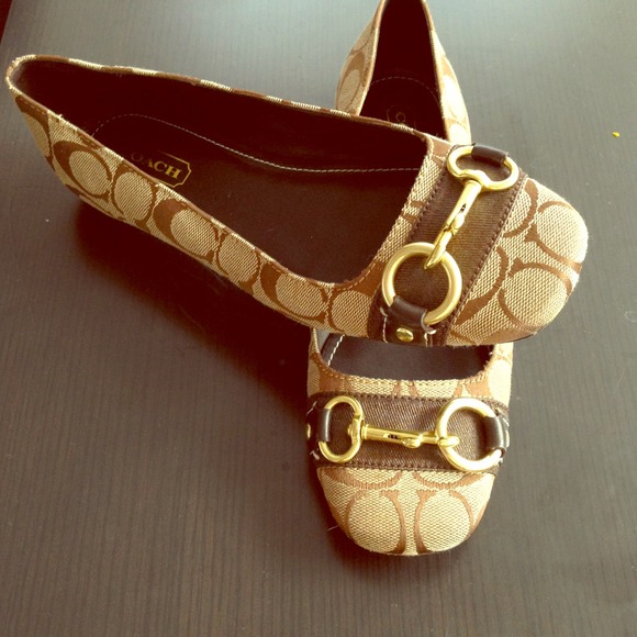 $48 OBO!!! Coach flats gold metal buckle