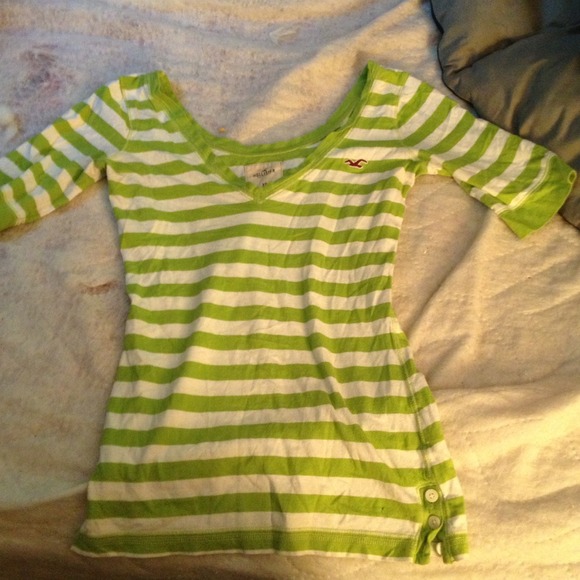 3/4 sleeve green and white tunic.