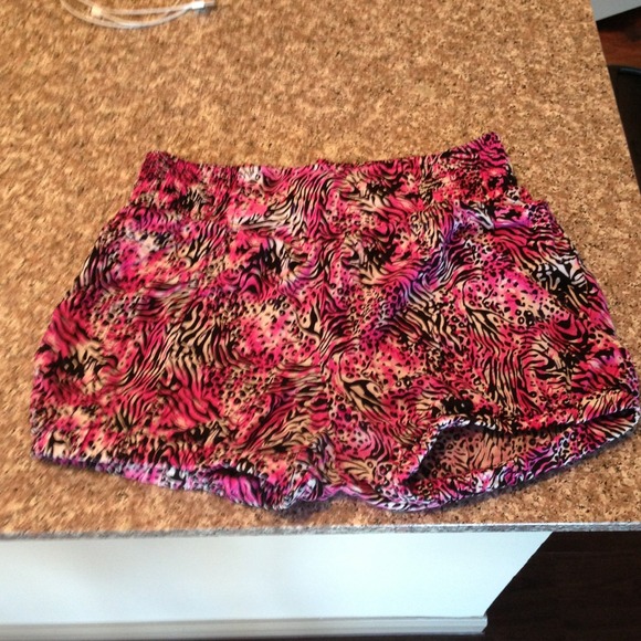 Pink leopard shorts size large