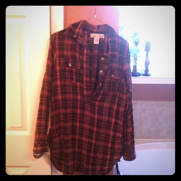 ❌SOLD❌ Adorable light flannel button down