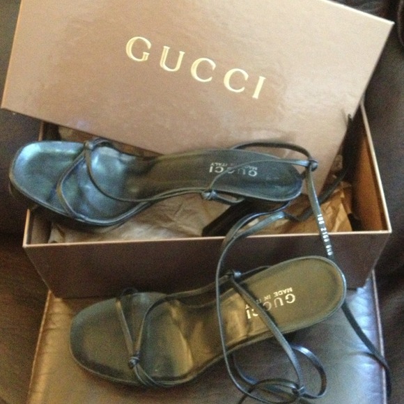 💯% Authentic Gucci strap sandals