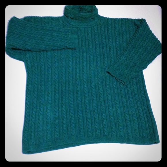 Nice Gap sweater, size M