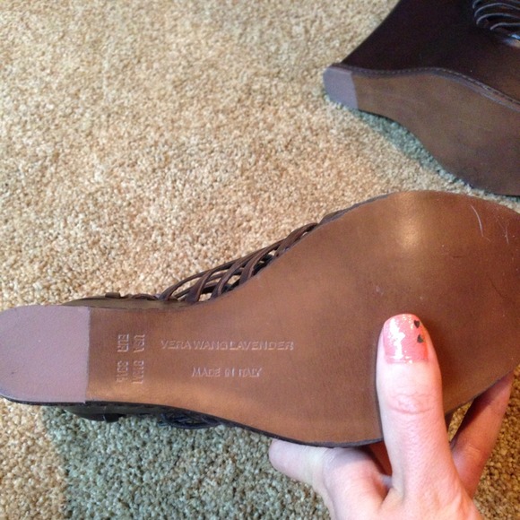 Vera Wang lavender wedges🎀 - Picture 4 of 4