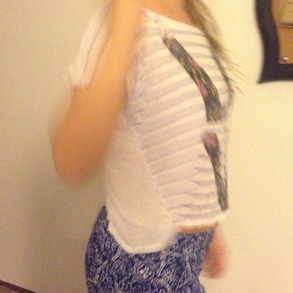 Delia's love tee - Picture 3 of 3