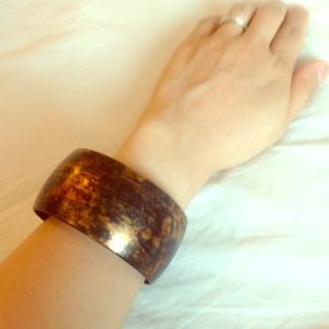 Bangle bracelet