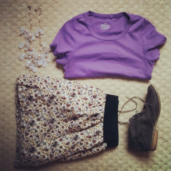 J.Crew Perfect Fit purple t-shirt 100% cotton