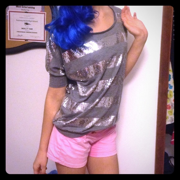 Cute, loose sequin top