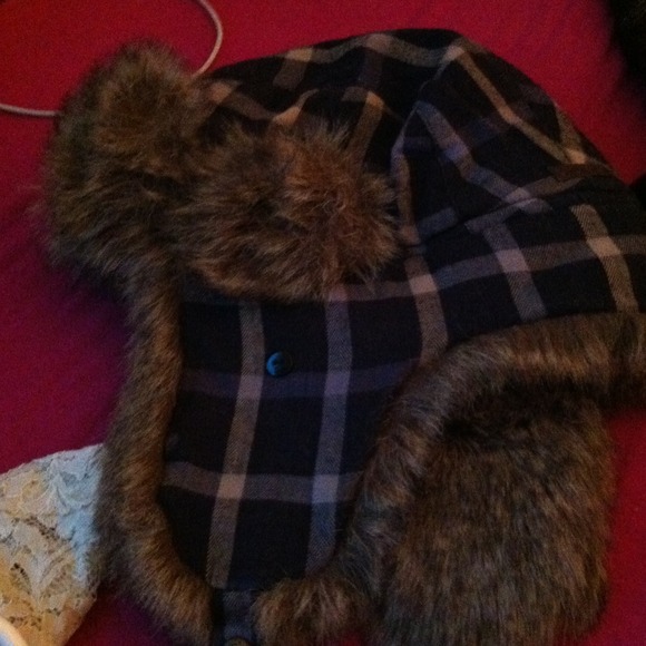 Levi's winter hunting hat - Picture 2 of 2