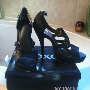 💋SOLD in Bundle💋 leather buckle heels