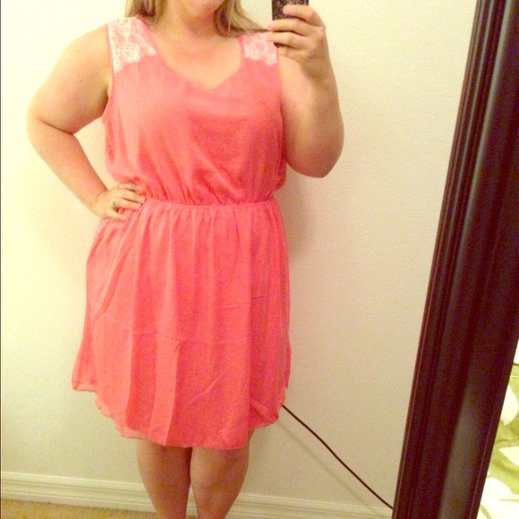 Dresses & Skirts - Coral dress w/lace!