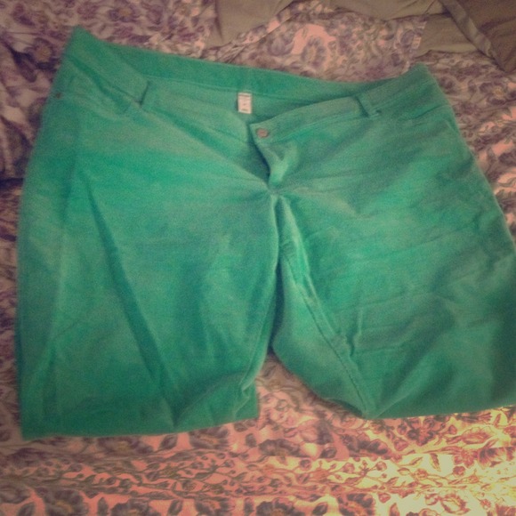 Mint green skinny cords🍁🍃🍂