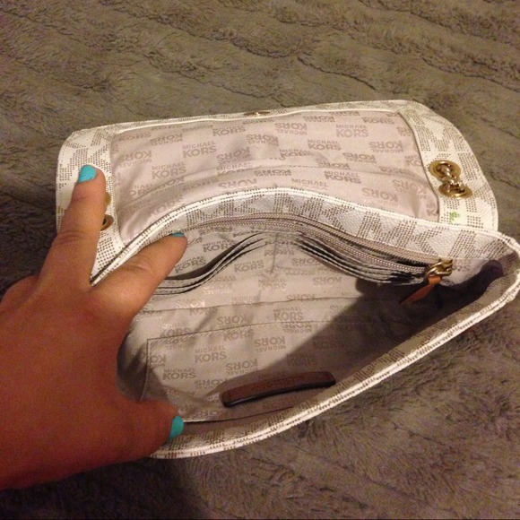 sOLD 100% authentic Michael kors handbag - Picture 2 of 3