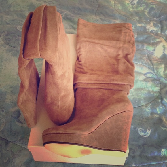 Matiko knee high suede gray boots