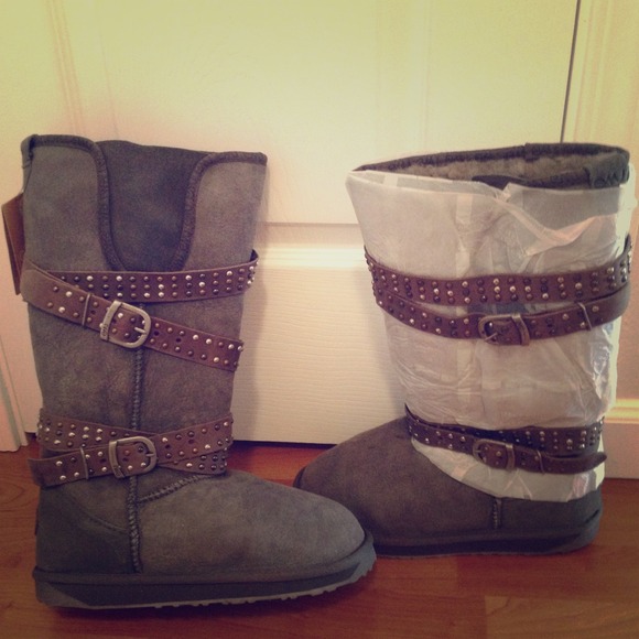 EMU grey sheepskin boots