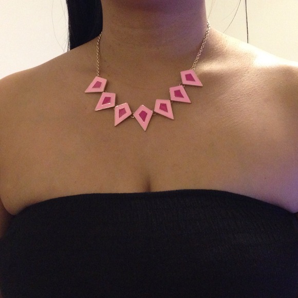 BOGO FREE✨NEW✨Geometric colored accent necklace - Picture 2 of 2