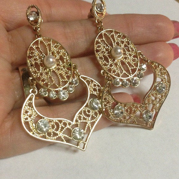 #86 Gold casting earrings - Picture 2 of 2