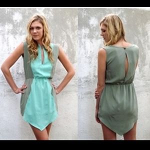Suite 33 "Ellen Dress"