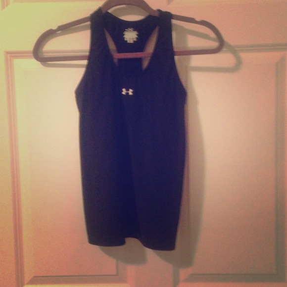 Underarmour tank size medium