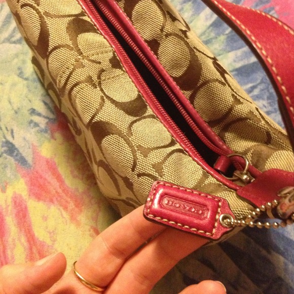 Signature collection coach purse, like new 😀! - Picture 2 of 4