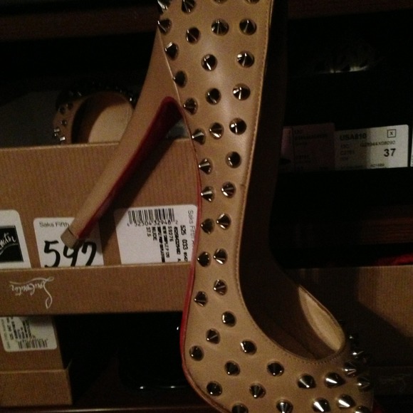 Authentic Louboutins beautiful 🎉Discounted! - Picture 2 of 4