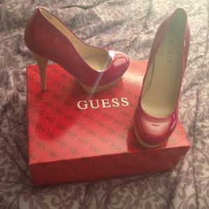 ♦REDUCED♦ Guess Fire Red Heels