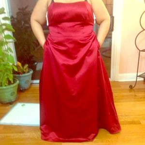 ✂PRICE CUT✂: Strapless size 16 dress