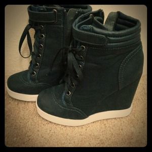 Super adorable wedge sneakers.
