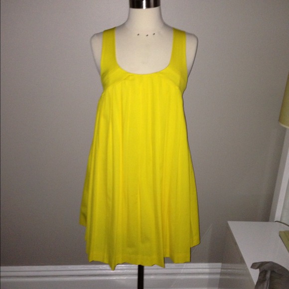 All cotton bright yellow pleated dress. - Picture 1 of 2