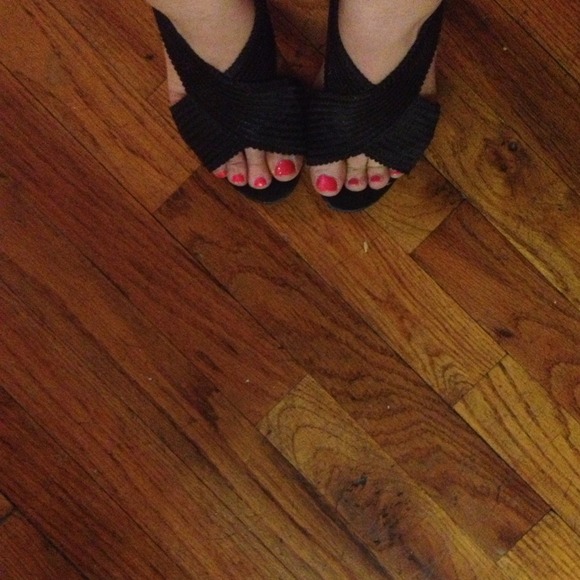 Vince Camuto Black Heels - Picture 2 of 3