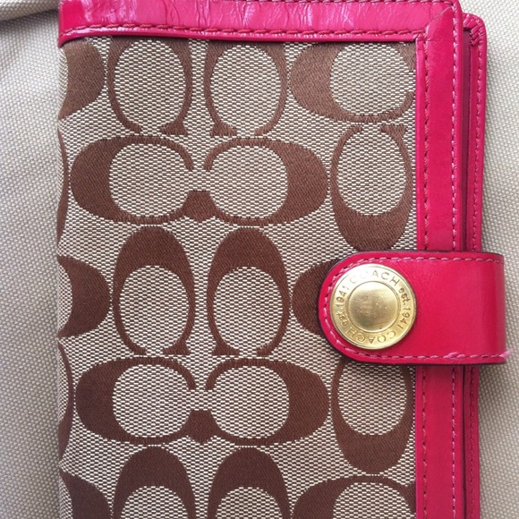 Coach wallet