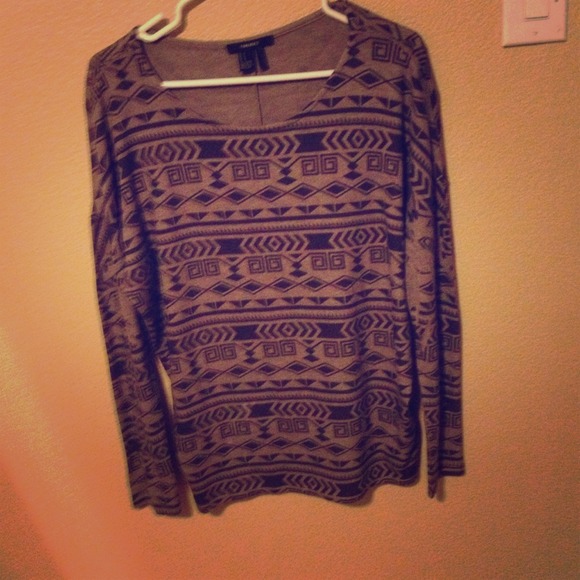 🚫🚫🚫🚫SOLD IN BUNDLE🚫🚫🚫🚫 tribal print shirt