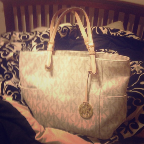 *RESERVED* MICHAEL Michael Kors Jet Set Tote 👜