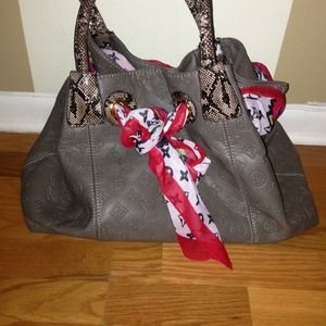 Gorgeous INSPIRED Louis Vuitton