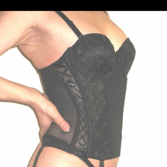 💢SOLD IN BUNDLE💢Black bustier