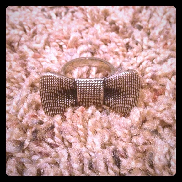 Bow ring! SOLD