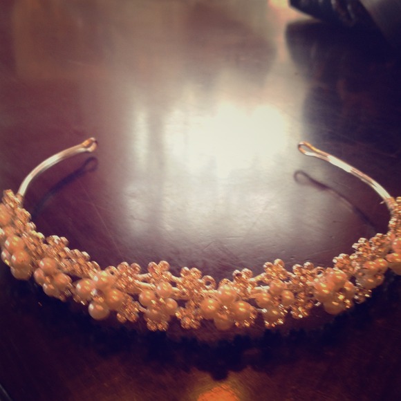 David\'s bridal wedding headband with pearls main image 2