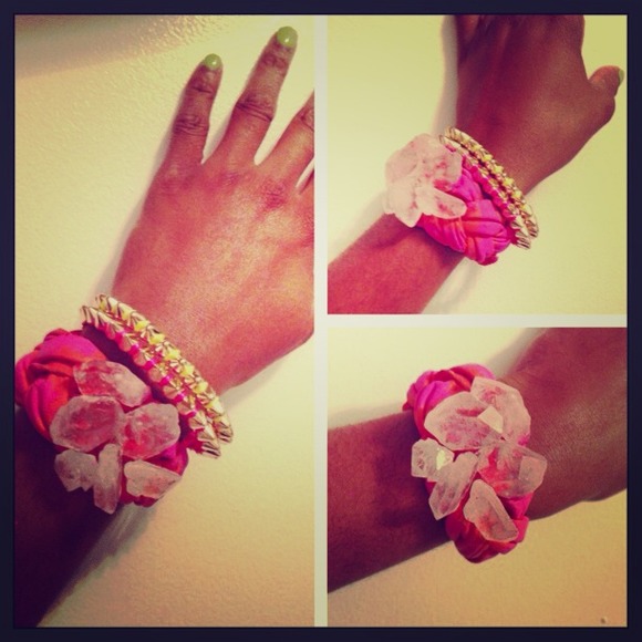 Handcraftd Leather Wrist Wrap w/ Quartz Stones - Picture 1 of 1