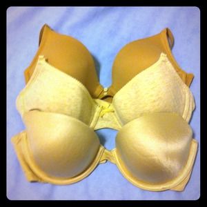 **For sarah_rn Aerie Bras and Audio Cable Bundle**