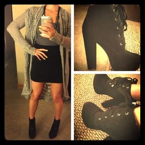 Vintage Like Black Suede Like Platform Heels Shoe