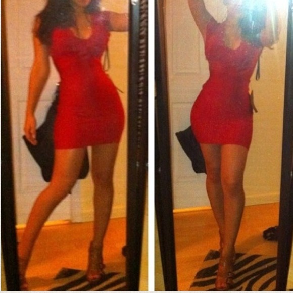 🎀SOLD🎀Bebe Red Lace Body Con Dress - Picture 3 of 4