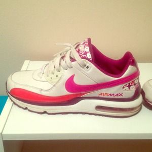 Nike AirMax. Size: 6.5 (used). Price $50.00.