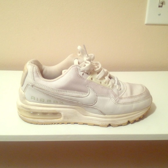 Nike Shoes - Nike AirMax