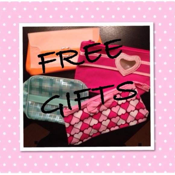 ALL GIVEN AS FREE GIFTS👍💚