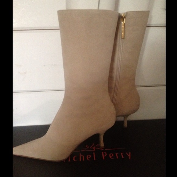 Michel Perry beige boots! 👢 - Picture 1 of 4